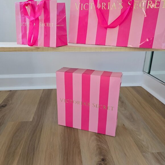 Victoria's Secret 1 Gift Box 2 Shopping Paper Bags Vintage Pink Striped - Picture 4 of 4